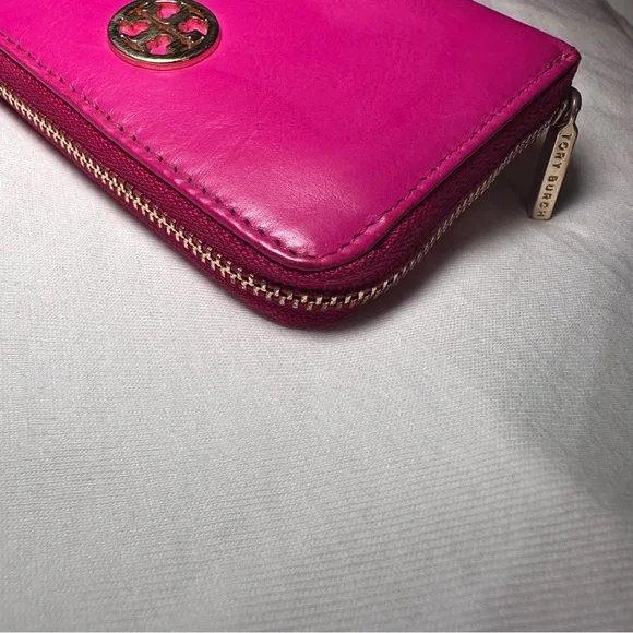Tory Burch Zip Pink Wallet Keychain with Gold Accent - Picture 11 of 16